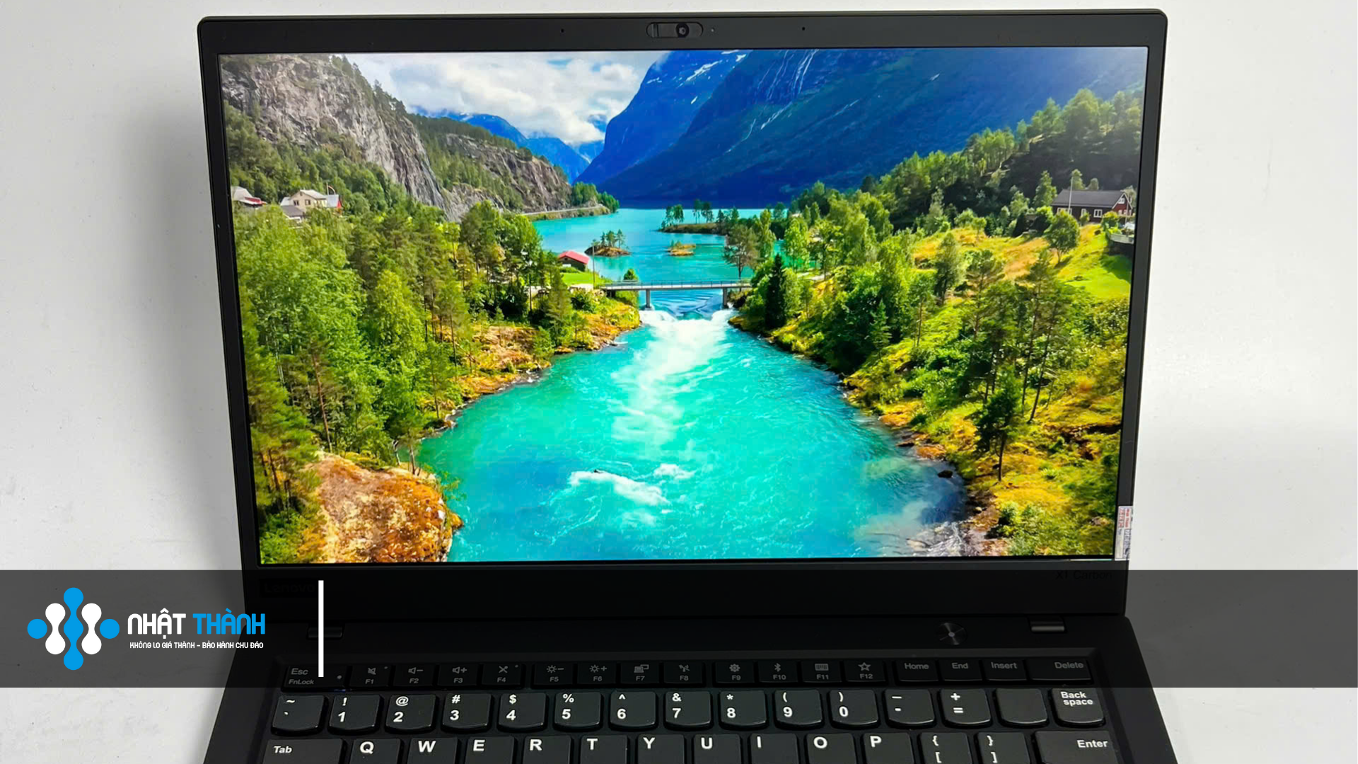 Lenovo ThinkPad X1 Carbon/Gen 6 Core i7 8550U/ Ram 8GB/ SSD 256GB/ Màn hình 14 inch 2k